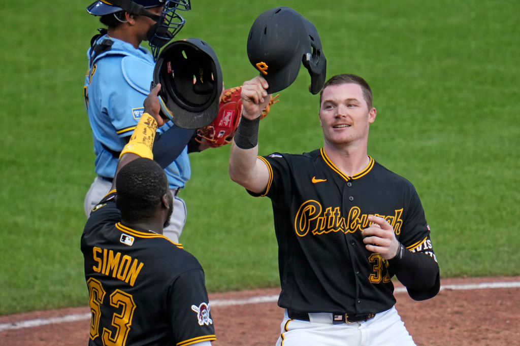 Konnor Griffin's 2-run double highlights a 5-run second inning as Pirates hold off Brewers 7-4